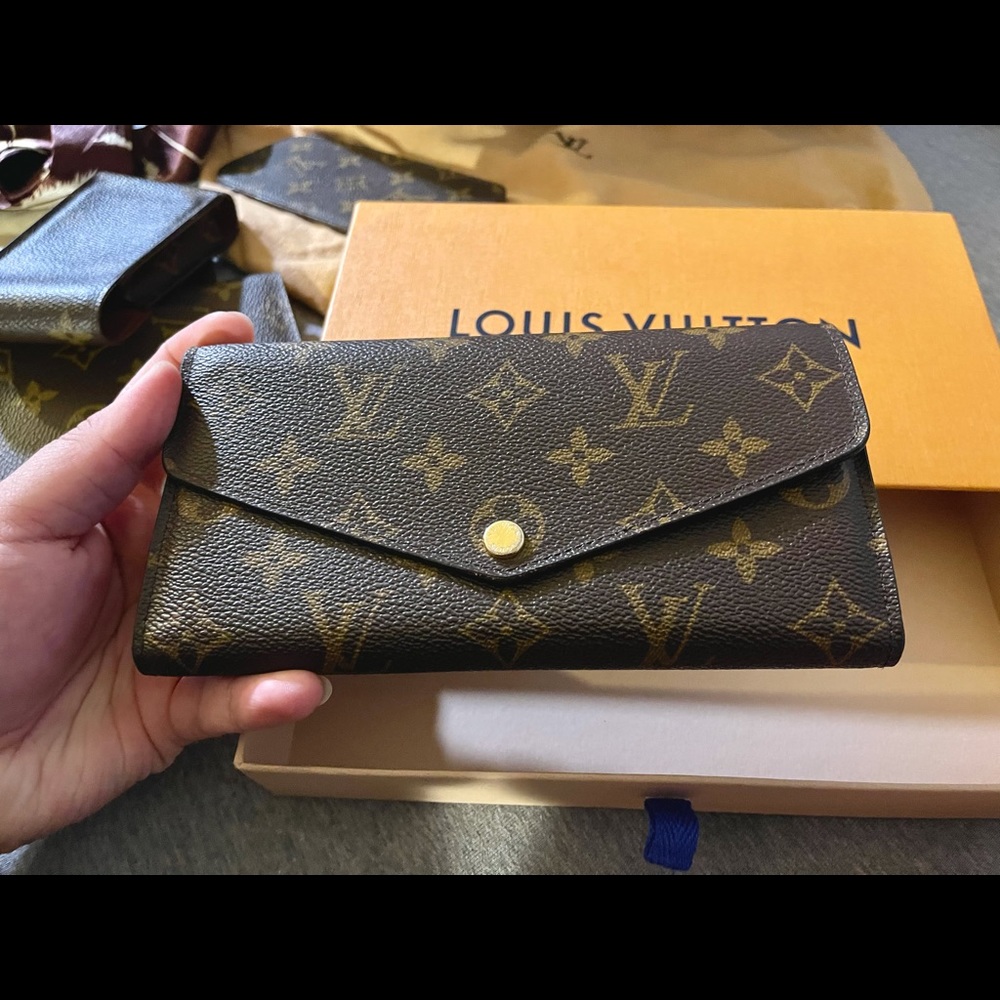 Preloved Authentic Louis Vuitton Sarah Wallet